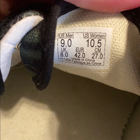 Vans - Picture 3 of 4